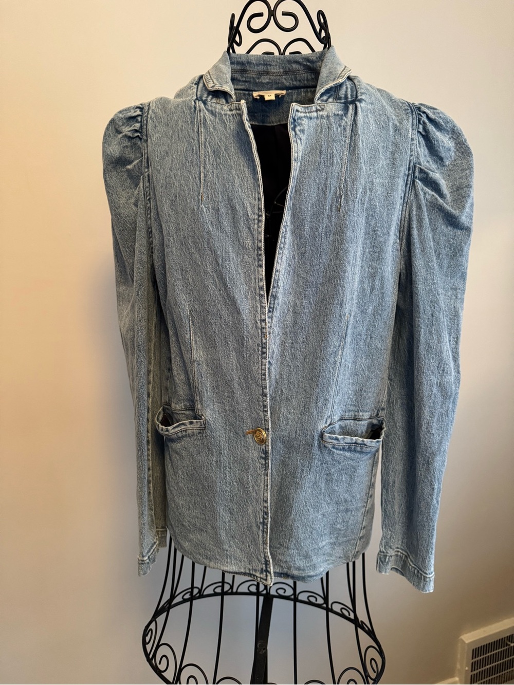 Elan Light Wash Denim Puff-Sleeve Jean Jacket